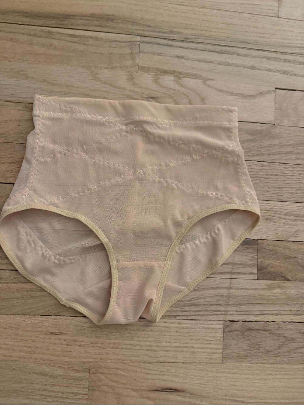 NWOT Tummy Shaping Briefs in Mesh Nude, Sz S. Tummy Control/Rear Lifting - Picture 2 of 6